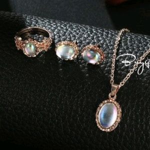 OPAL NECKLACE, EARRINGS & RING SET